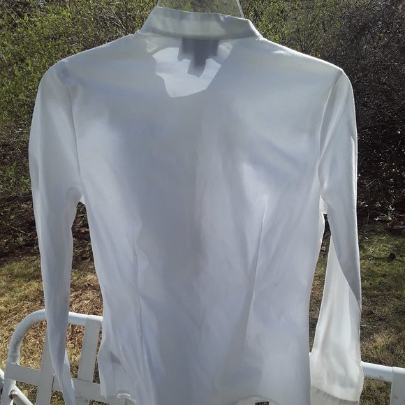 Buyer IZ White Blouse New Size Medium - Picture 5 of 5
